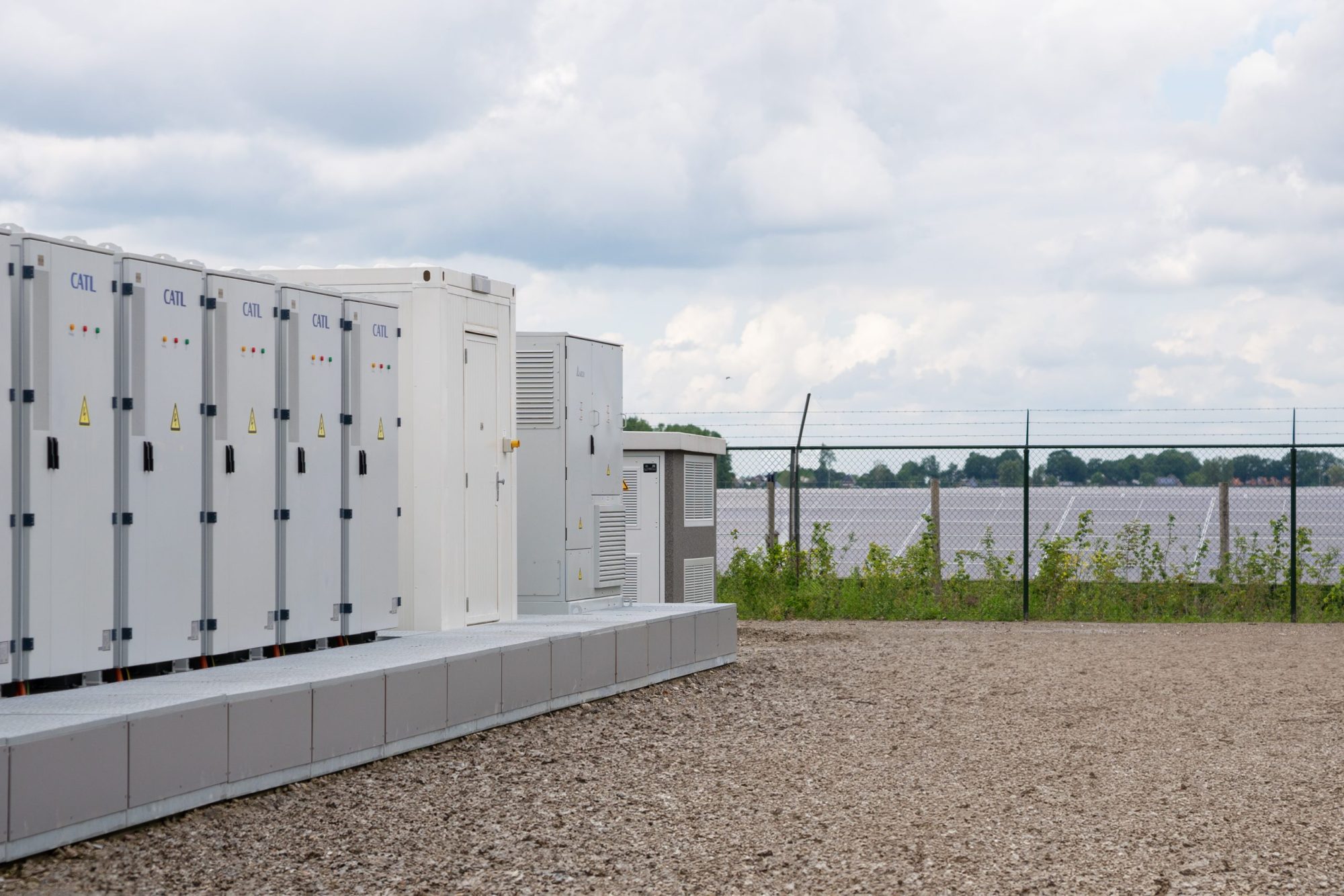energieopslag-en-zonnepark-wanneperveen-powerfield-scaled Energieopslag en Zonnepark Wanneperveen - PowerField