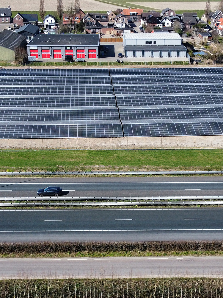 zonnepark-nieuwendijk-powerfield Zonnepark Nieuwendijk - PowerField